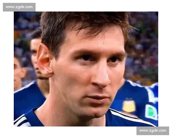 梅西萌娃力荐发带造型！长发飘逸成赛场新焦点